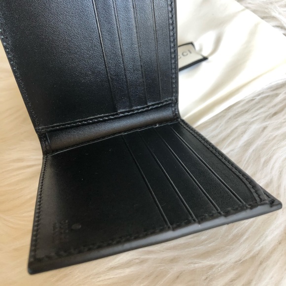 GUCCI Black Men’ Logo Detail Wallet - Picture 3 of 5